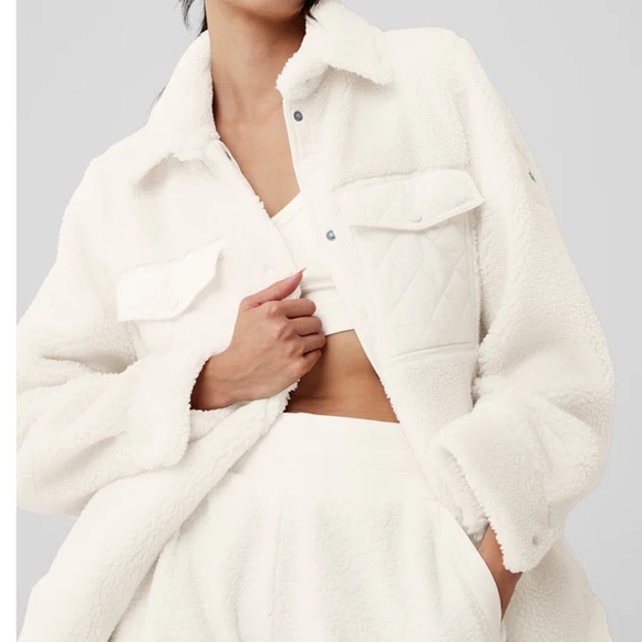 ALO Yoga Sherpa Edge Shacket - Picture 4 of 5